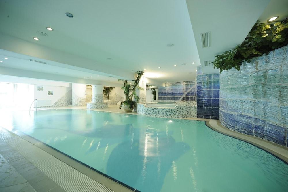 Luna Wellness Hotel Folgarida Eksteriør bilde